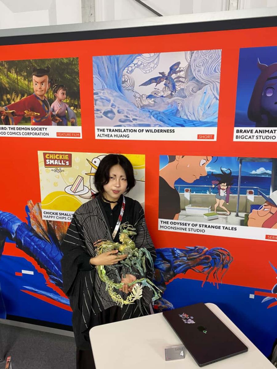 圖4、與偶在發表會現場合照（照片提供：黃芊雅）