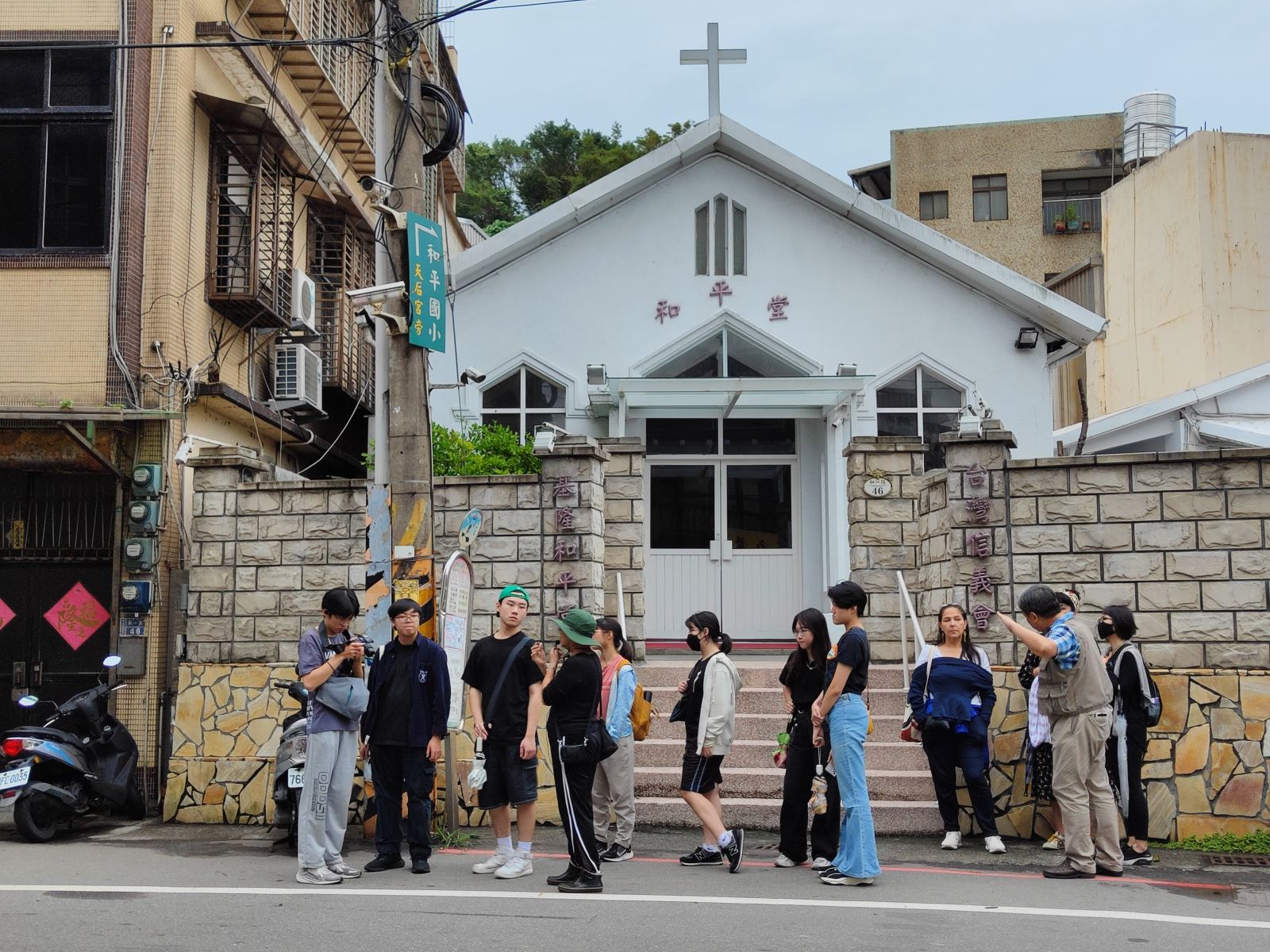 簡述基隆關於移民的歷史，並簡單介紹今日的走讀行程