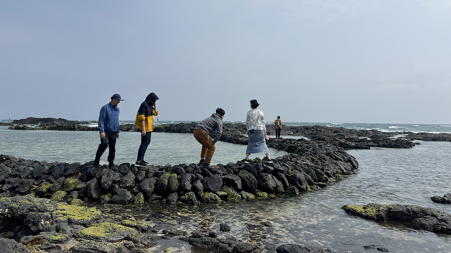 圖8、走在石滬上感受潮起潮落