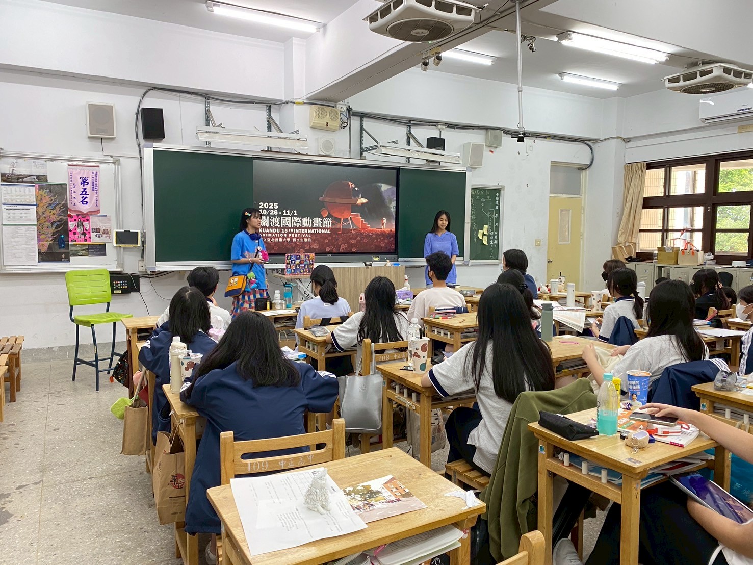 圖3、動畫節宣傳小組前進中正高中美術班，宣傳與設計推廣品抽獎！