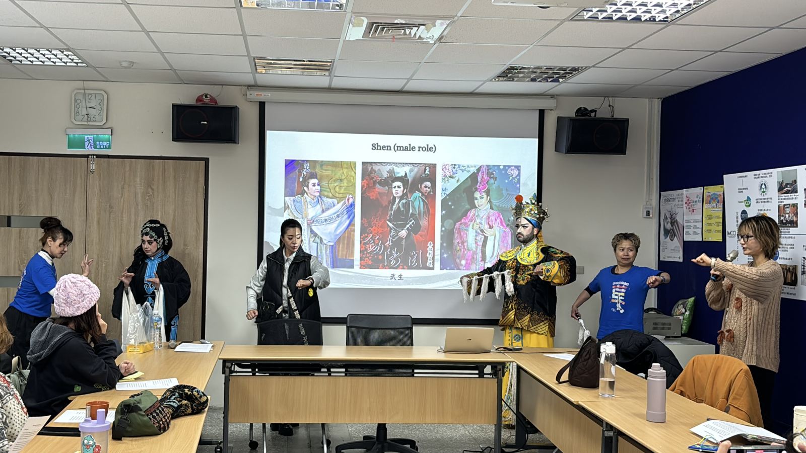 Figure 1: The class of Performing Arts in Taiwan and Beyond with 米雪 and team! (Photo credit: Nora Hsu 許賀雅)